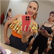 Facilitadora de espacios de bienestar para conectar el cuerpo y la mente a través de la danza y el movimiento. Ritmos latinos